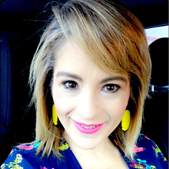 Meet your Posher, Nora - Picture 1 of 1